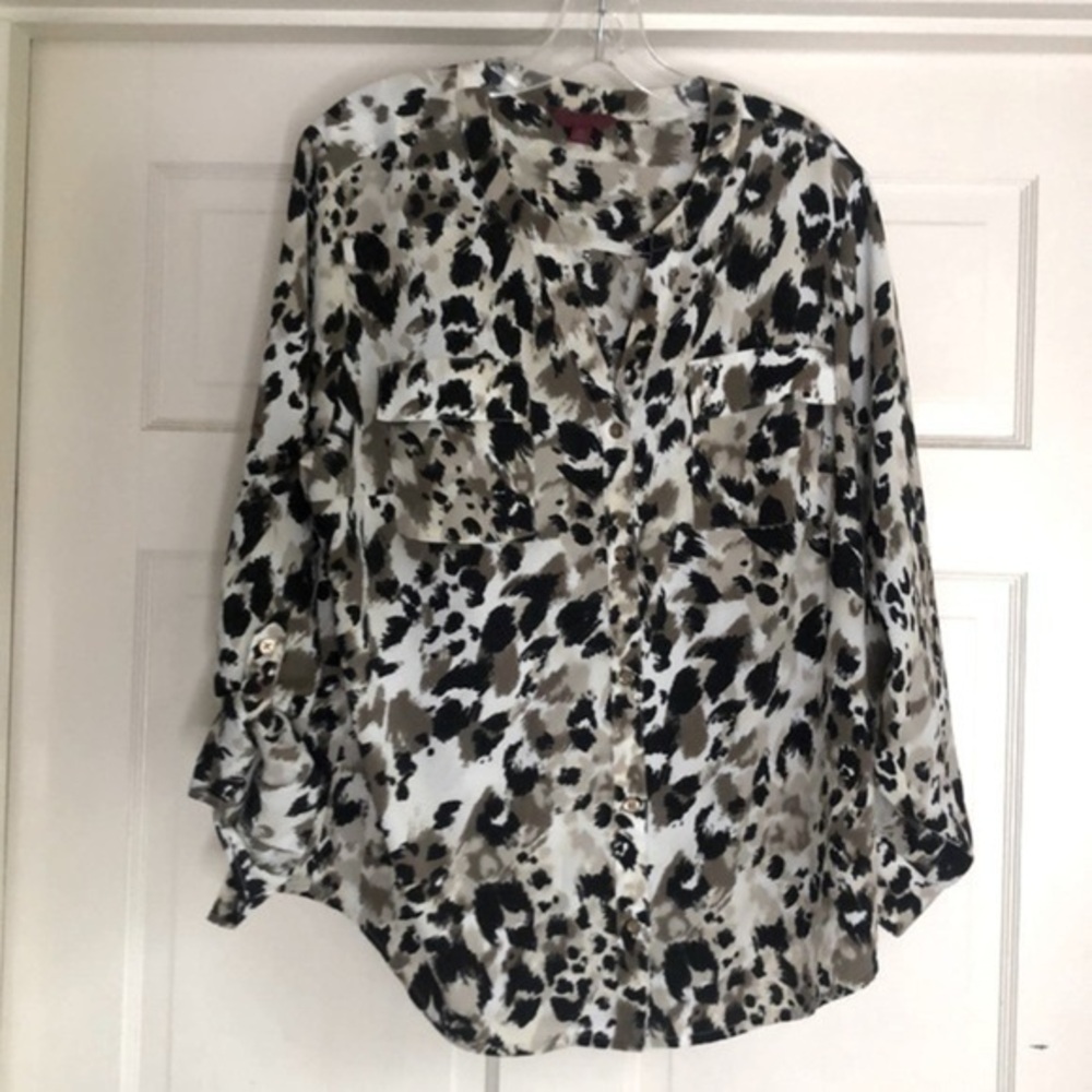 212 collection top Animal print Black tan and white XL top
